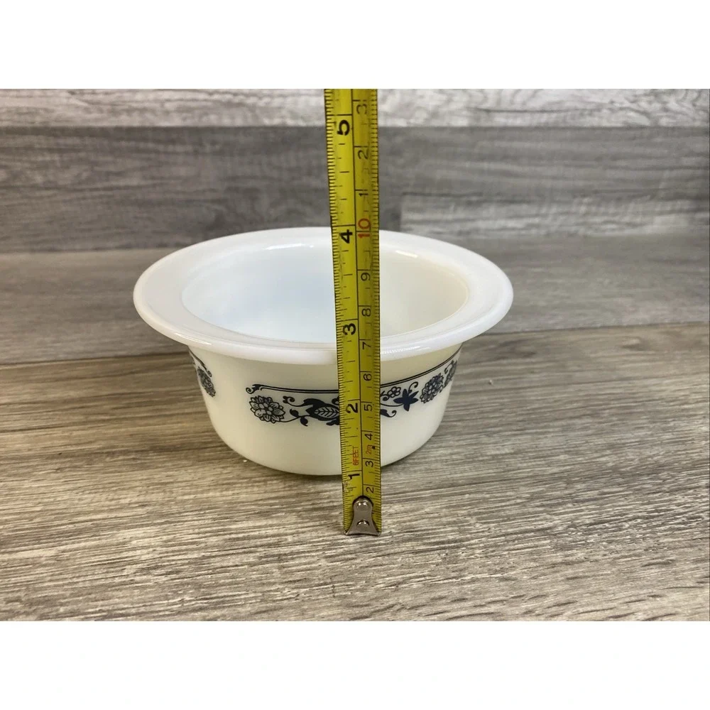 Pyrex Ramekin Custard Cup Unisex OS White Excellent Old Town Blue Floral Onion